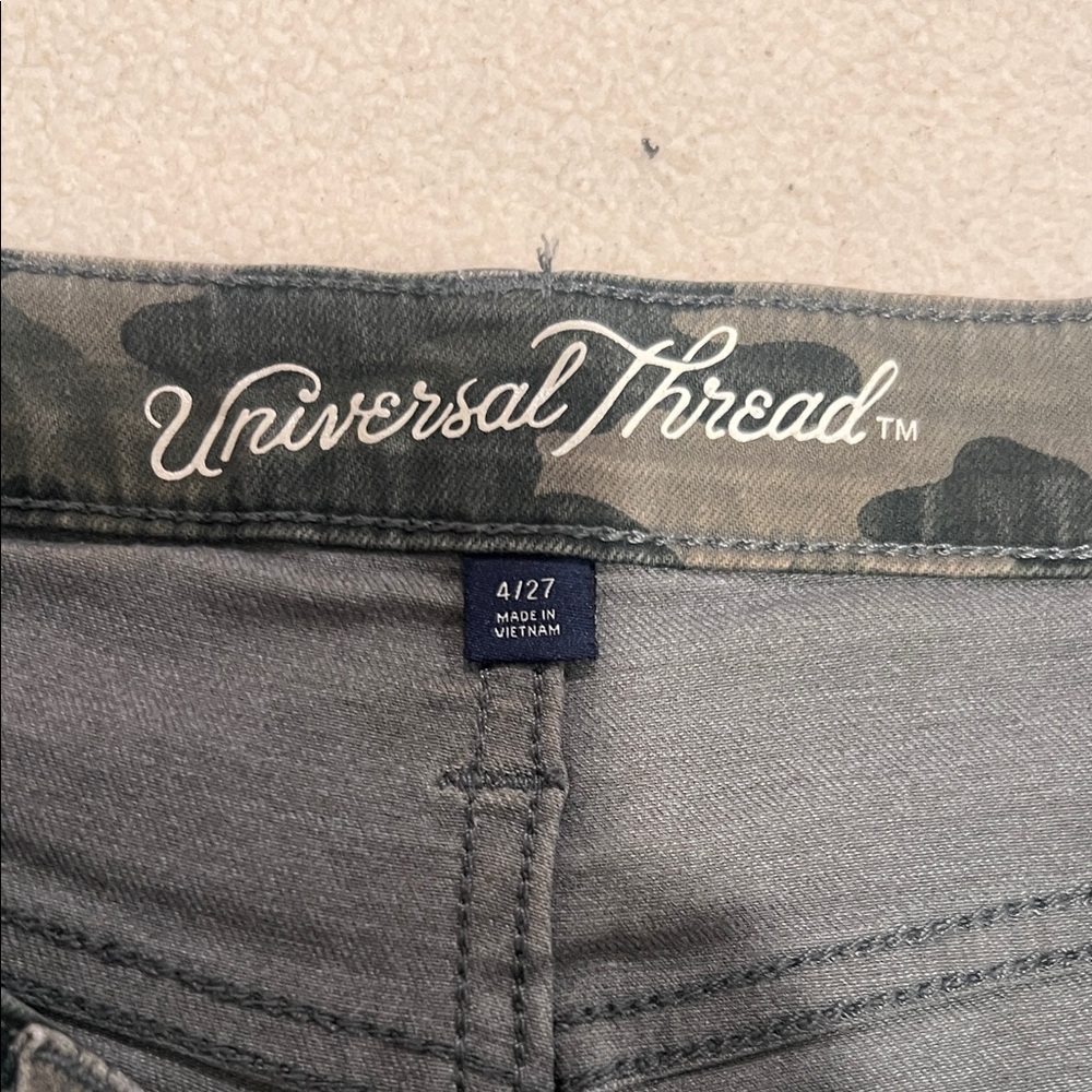 Universal Thread Women's Jeans in Gray
